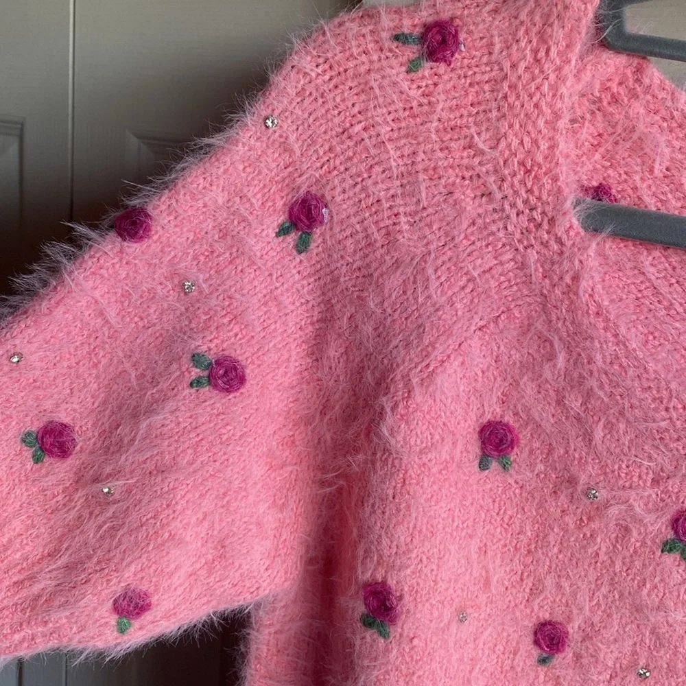 Free People NWT Winter Bloom Crewneck Raglan Sleeve Rosette detail Pullover lge - Picture 7 of 12